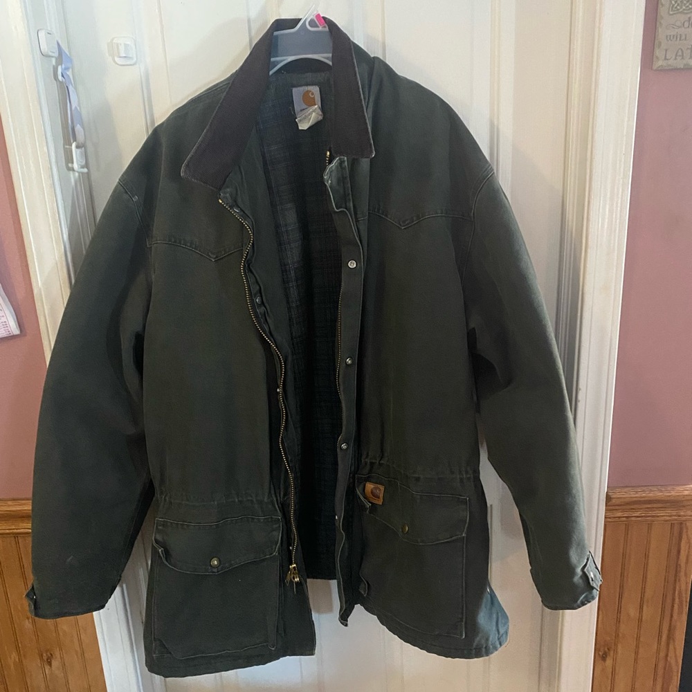 Carhartt Mens barn coat.